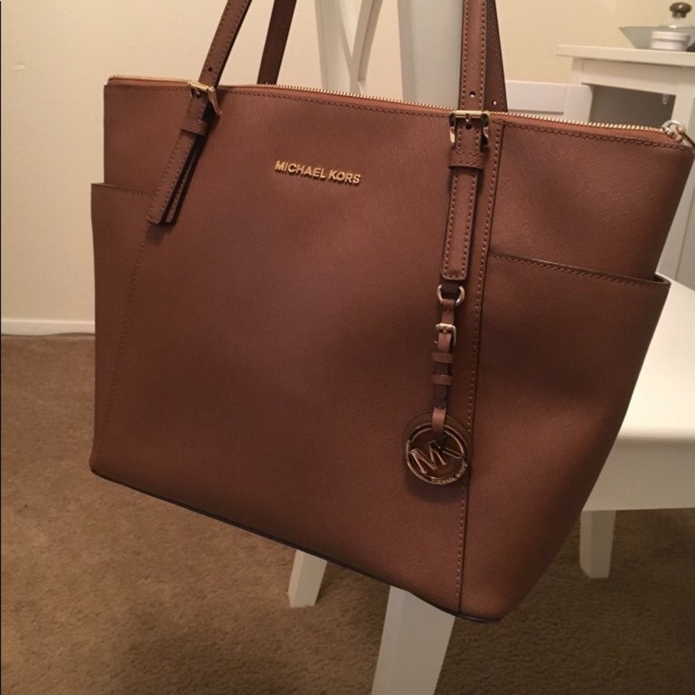 Michael Kors Jet Set Travel Tote Luggage Color